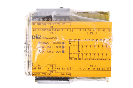 PNOZ X9P 24DC 24-240VACDC 7NO 2NC 2SO PILZ 777606 RELE DI SICUREZZA