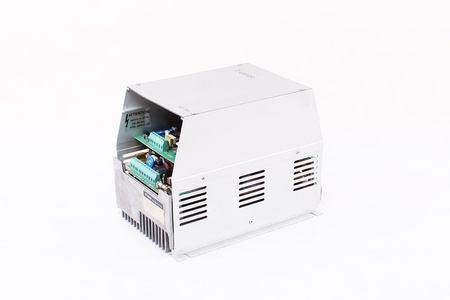 762 E4 LENZE 762E4 324 515 EIN 220/240V