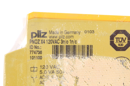 PNOZ X4 120VAC 3N/O 1N/C PILZ 774736 RELE DI SICUREZZA
